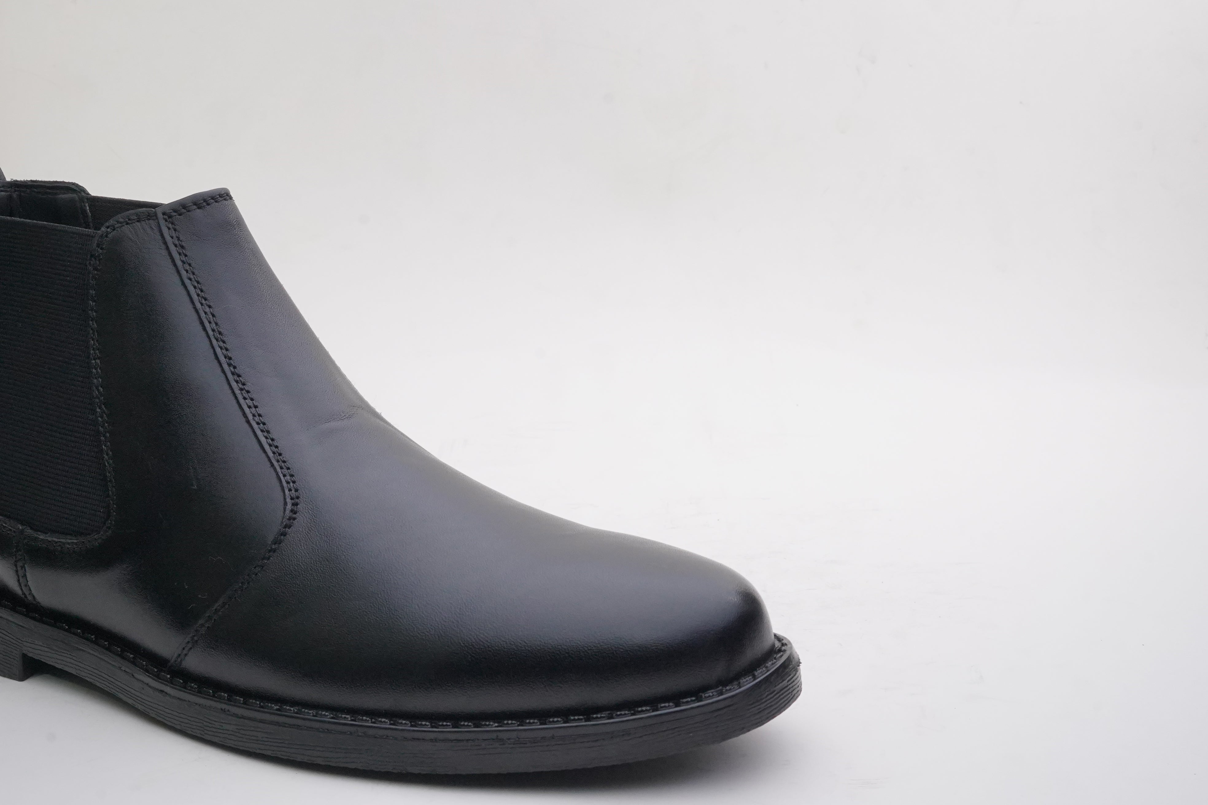 Leather Chelsea Boot Black DC-02